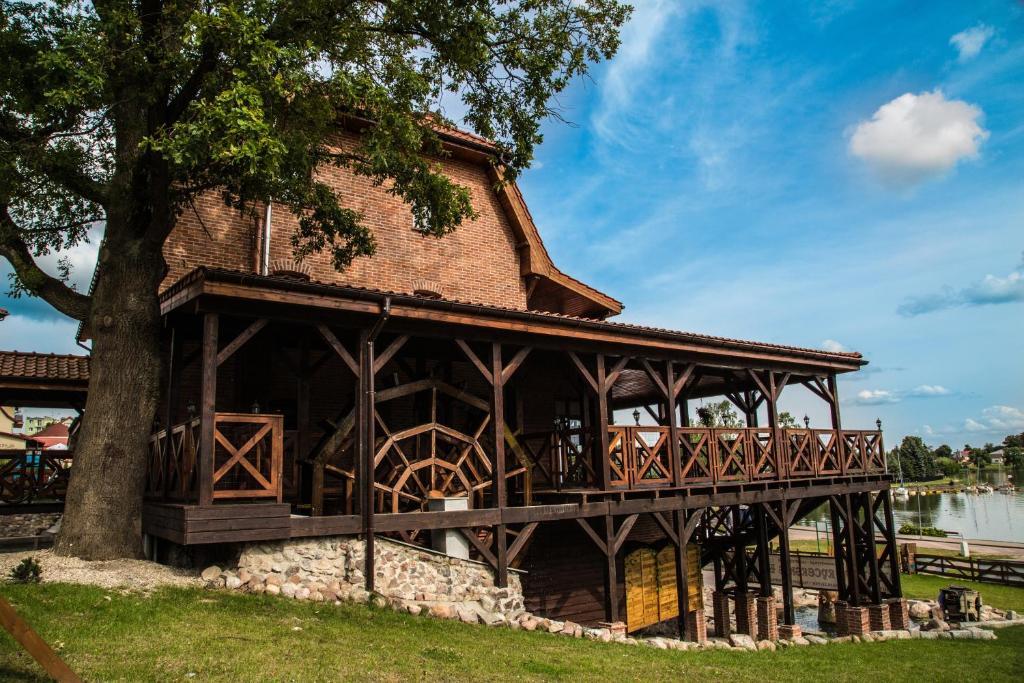 Gosciniec Rynski Mlyn Ryn  Bagian luar foto