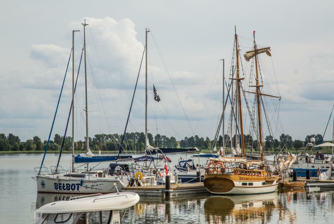 Gosciniec Rynski Mlyn Ryn  Bagian luar foto